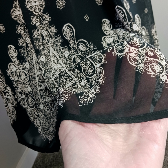 JONES WEAR Midi Skirt Box Pleats Lined Sheer Black White Print Petite Size 4 - Picture 6 of 14